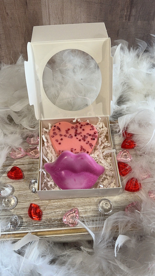 Love and kisses box